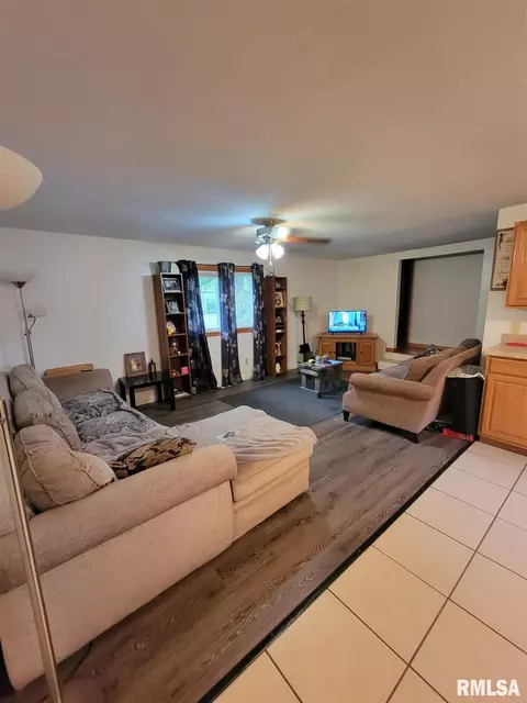 2803 Leonard St, Springfield, IL 62704 photo 5