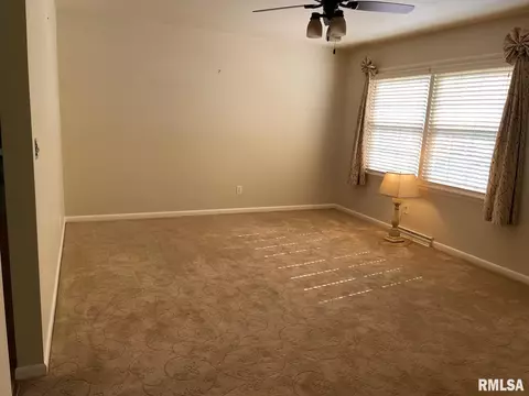 126 Dickinson Rd, Springfield, IL 62704 photo 6