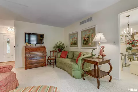 2425 Idlewild Dr, Springfield, IL 62704 photo 8
