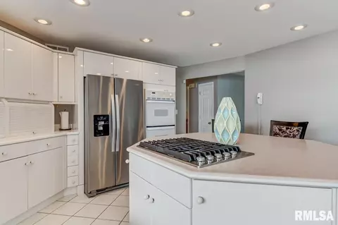 1011 E Lake Shore Dr, Springfield, IL 62712 photo 11