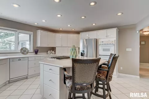1011 E Lake Shore Dr, Springfield, IL 62712 photo 12