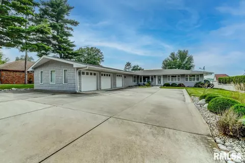 1011 E Lake Shore Dr, Springfield, IL 62712 photo 1