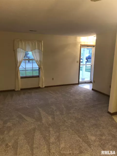 2410 Basil Dr, Springfield, IL 62707 photo 4