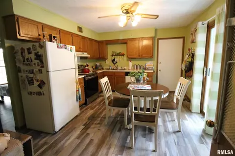 2004 Skipton Rd, Springfield, IL 62702 photo 8