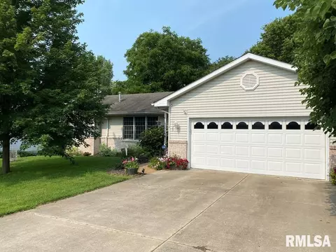 1129 Willowbrook Dr, Springfield, IL 62711 photo 2