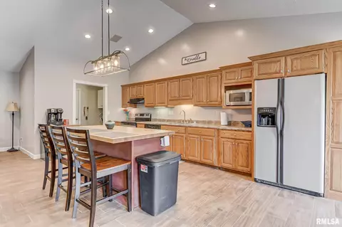 2545 Chapel Hill Dr, Springfield, IL 62702 photo 12