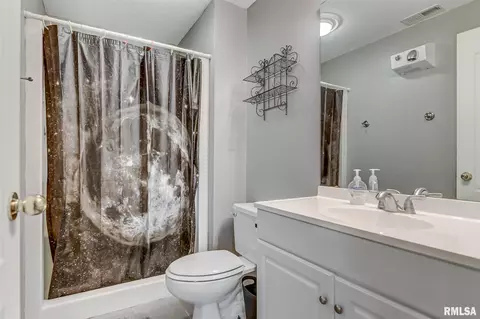 2545 Chapel Hill Dr, Springfield, IL 62702 photo 38