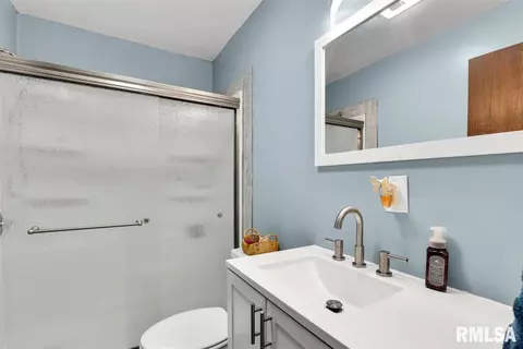 2004 Scarbrough Rd, Springfield, IL 62702 photo 17