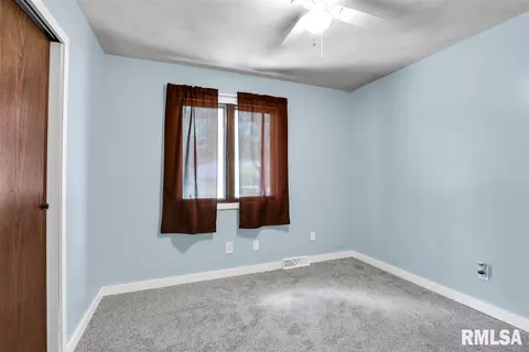 2004 Scarbrough Rd, Springfield, IL 62702 photo 10