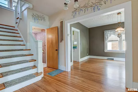 1629 S Douglas Ave, Springfield, IL 62704 photo 9