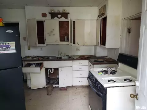 1038 S 3rd St, Springfield, IL 62702 photo 4