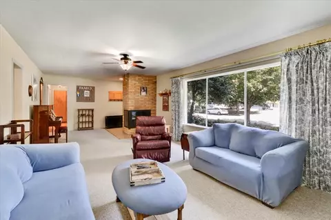 2116 Parkview Dr, Springfield, IL 62704 photo 3