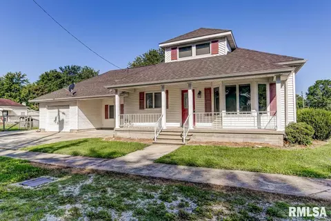 612 E Broad St, Raymond, IL 62560 photo 1