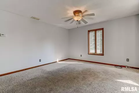 612 E Broad St, Raymond, IL 62560 photo 6