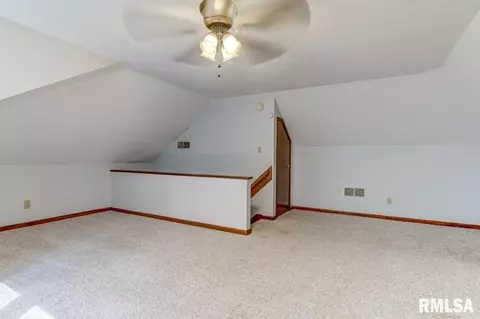 612 E Broad St, Raymond, IL 62560 photo 13