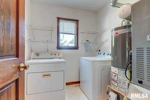 612 E Broad St, Raymond, IL 62560 photo 22