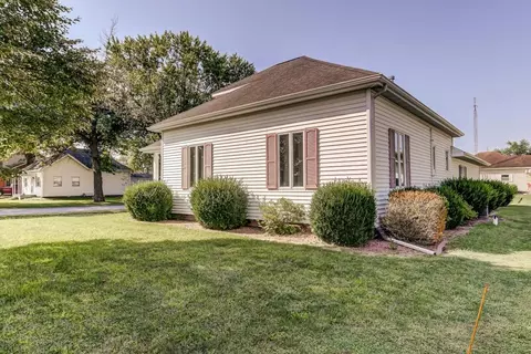 612 E Broad St, Raymond, IL 62560 photo 26