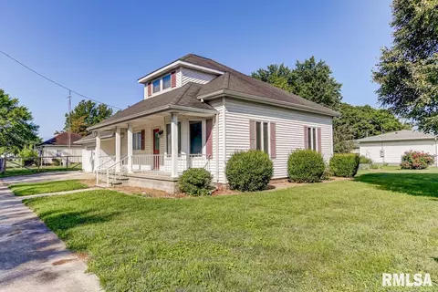 612 E Broad St, Raymond, IL 62560 photo 2