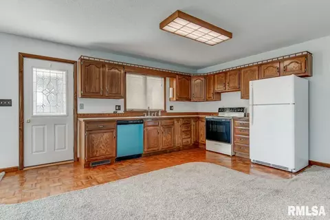 612 E Broad St, Raymond, IL 62560 photo 11