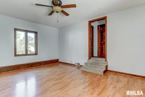 612 E Broad St, Raymond, IL 62560 photo 20