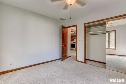 612 E Broad St, Raymond, IL 62560 photo 15