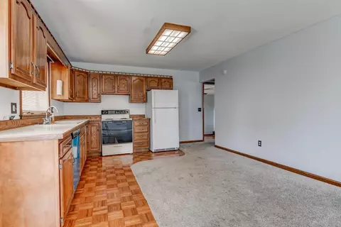 612 E Broad St, Raymond, IL 62560 photo 12