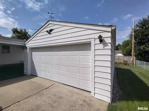 3017 Trinity Ave, Springfield, IL 62702 photo 4