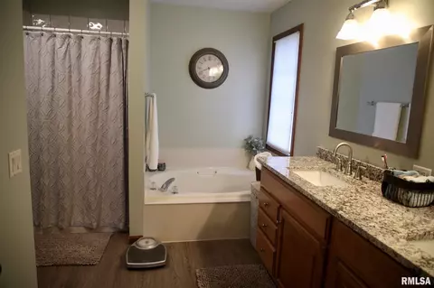 3190 Otter Ln, Springfield, IL 62712 photo 13