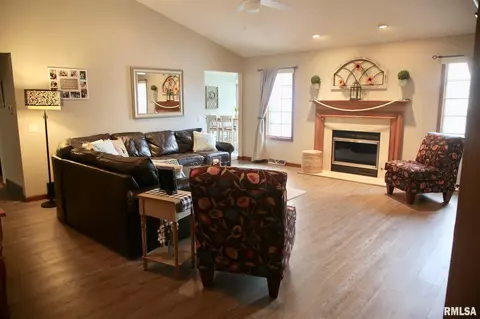 3190 Otter Ln, Springfield, IL 62712 photo 3