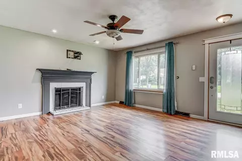 3037 Enos Ave, Springfield, IL 62702 photo 3