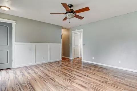 3037 Enos Ave, Springfield, IL 62702 photo 5