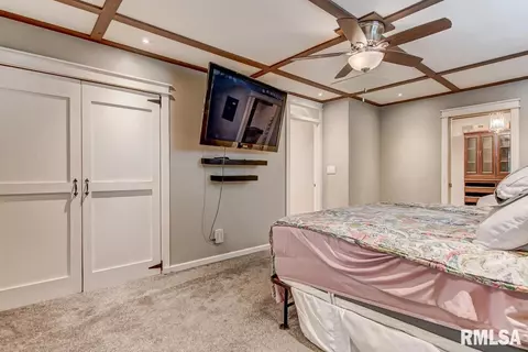 3037 Enos Ave, Springfield, IL 62702 photo 11