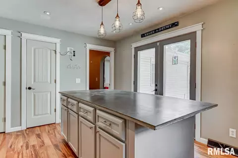 3037 Enos Ave, Springfield, IL 62702 photo 8