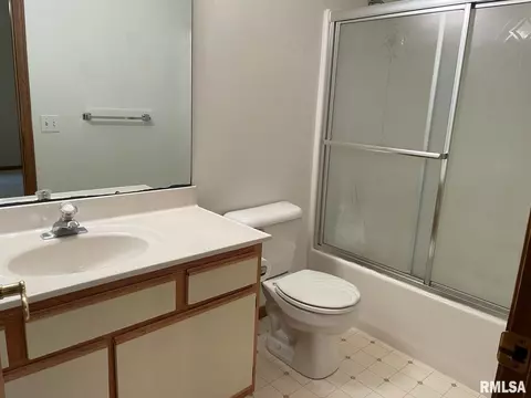 211 Eagle Ridge Dr, Chatham, IL 62629 photo 9