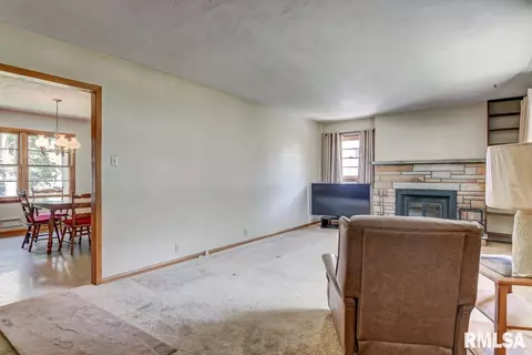 3210 S 5th St, Springfield, IL 62703 photo 6