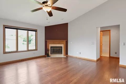 5108 Manhattan Dr, Springfield, IL 62711 photo 5