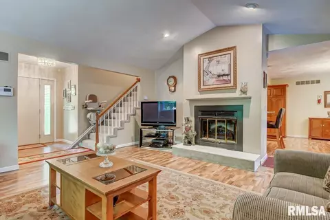 1015 Rickard Ct, Springfield, IL 62704 photo 4