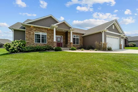 608 Black Hills Dr, Springfield, IL 62711 photo 3