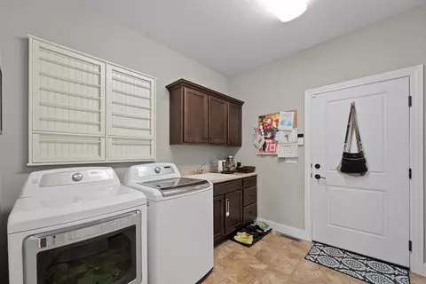 608 Black Hills Dr, Springfield, IL 62711 photo 22