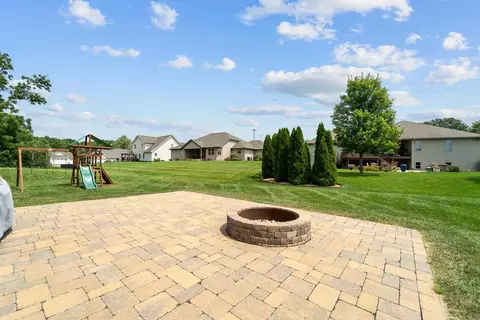 608 Black Hills Dr, Springfield, IL 62711 photo 47