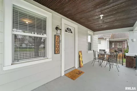 2509 S 6th St, Springfield, IL 62703 photo 5