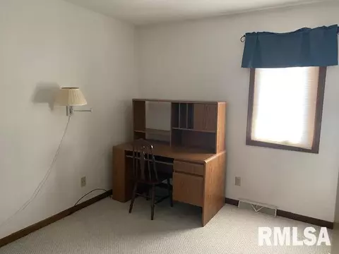 917 Rickard Ct, Springfield, IL 62704 photo 8