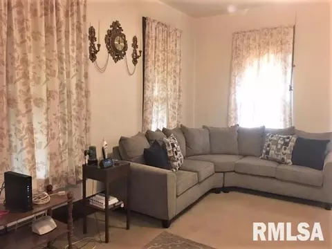 831 N 7th St, Springfield, IL 62702 photo 8