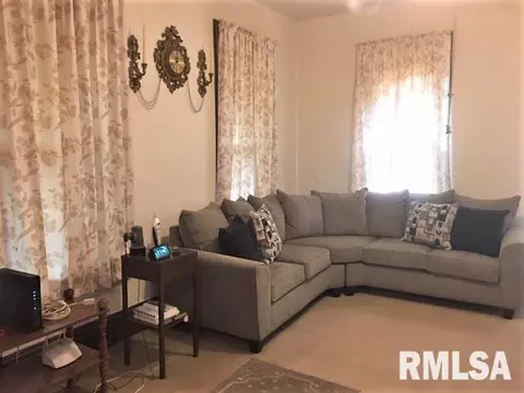 831 N 7th St, Springfield, IL 62702 photo 6