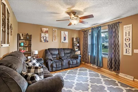 3025 Somerton Rd, Springfield, IL 62702 photo 4