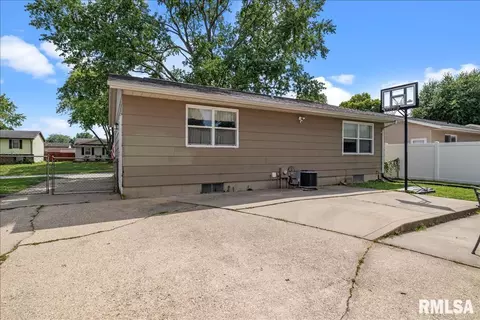 3025 Somerton Rd, Springfield, IL 62702 photo 22