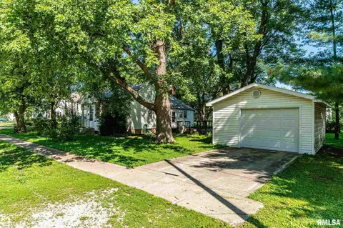 200 Mccormick Ave, Emden, IL 62635 photo 3