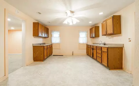 200 Mccormick Ave, Emden, IL 62635 photo 6
