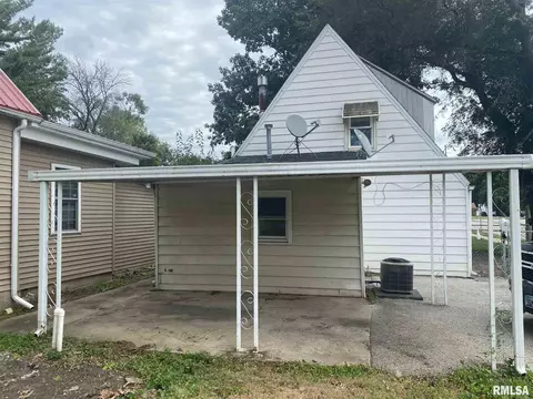 1703 Griffiths Ave, Springfield, IL 62702 photo 2