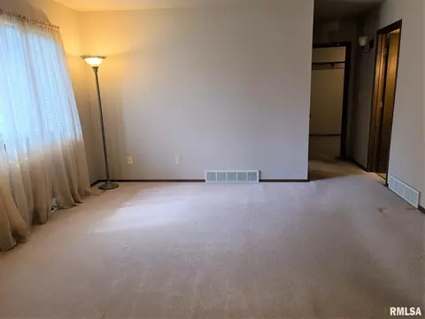 1 Westview Dr, Franklin, IL 62638 photo 3